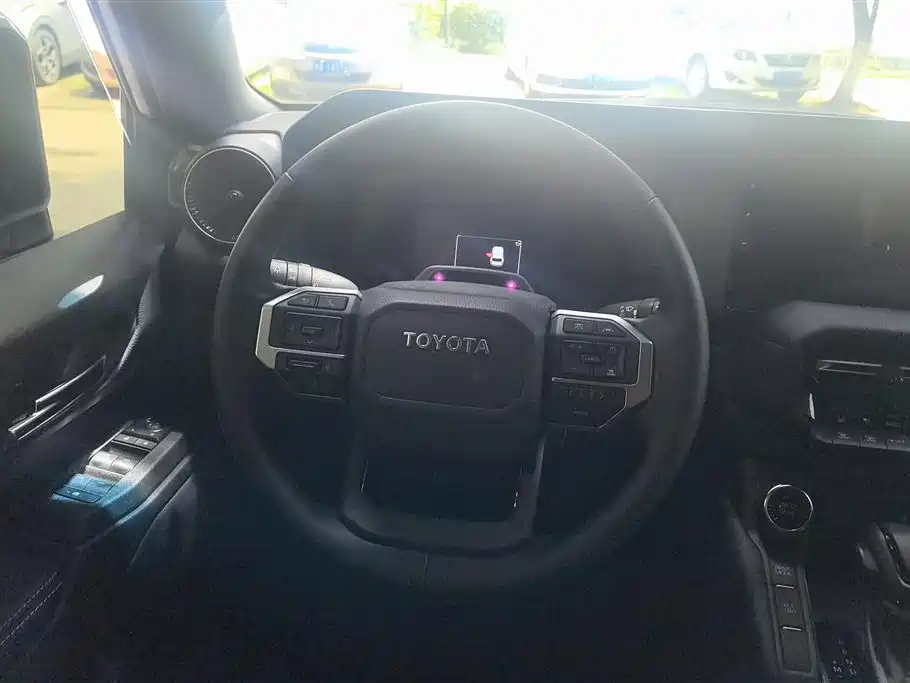 Toyota Prado 2025 2.4T TX 5-seater 2026 - thumbnail 15