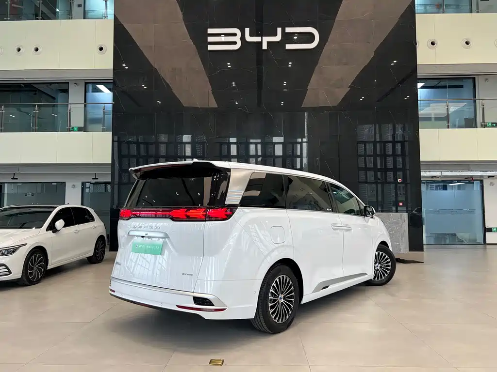Denza Denza D9 2024 EV 600 AWD Flagship 2026 - thumbnail 18