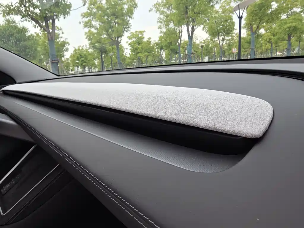 Tesla Model Y 2025 RWD 2025 - thumbnail 20