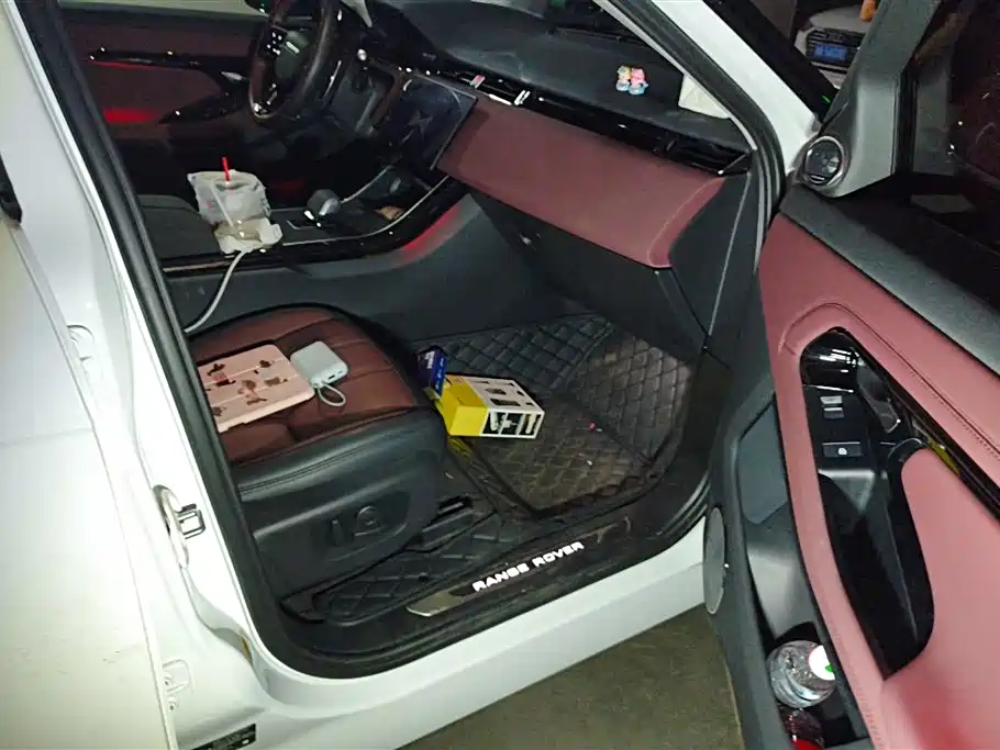 Land Rover Range Rover Evoque L SE 2026 - thumbnail 8
