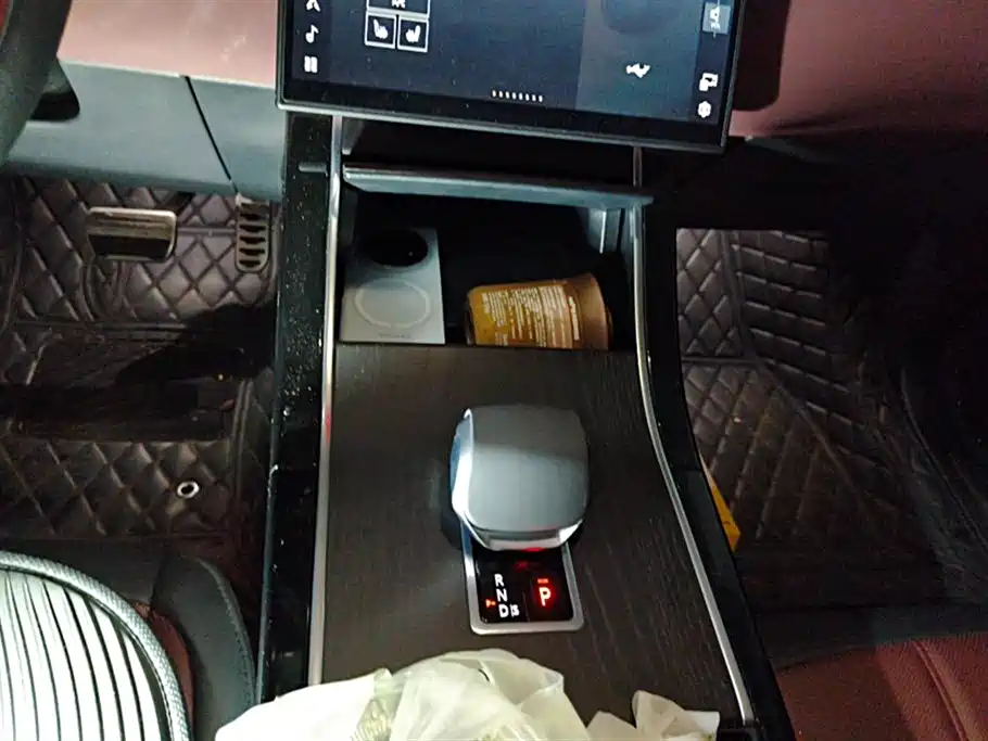 Land Rover Range Rover Evoque L SE 2026 - thumbnail 16
