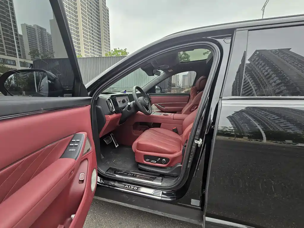 AITO AITO M8 2025 BEV Max+ 6-Seater Long Range 2025 - thumbnail 4
