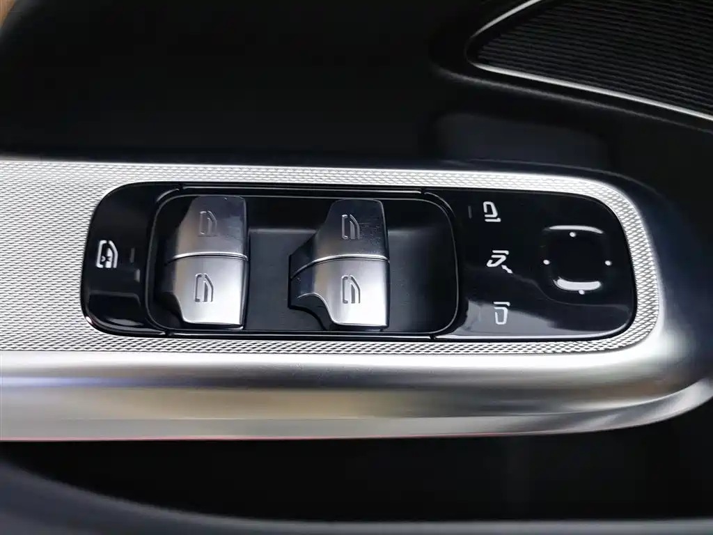 Mercedes-Benz Mercedes-Benz E 260 L 2025 - thumbnail 9