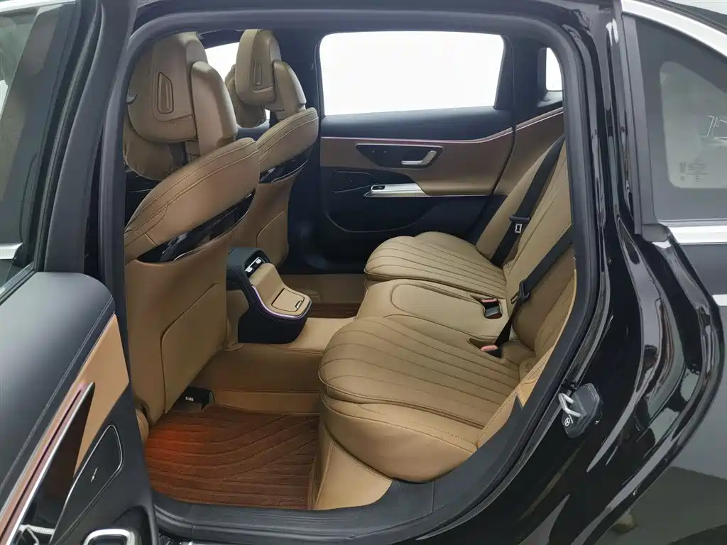 Mercedes-Benz Mercedes-Benz E 260 L 2025 - thumbnail 15