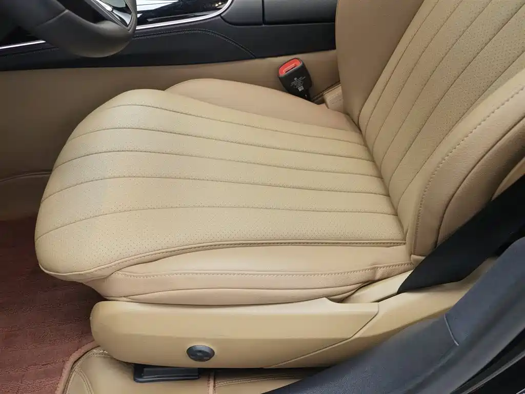 Mercedes-Benz Mercedes-Benz E 260 L 2025 - thumbnail 20