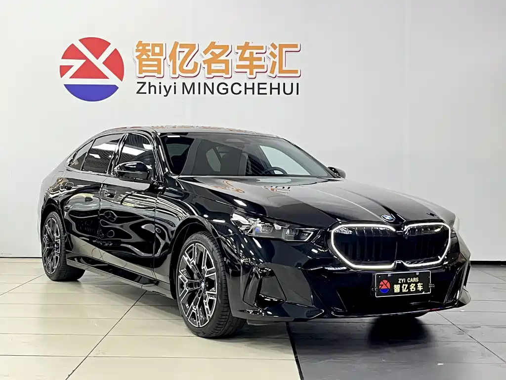 BMW BMW 5 Series 2025 530Li Exclusive M Sport Package 2025 - thumbnail 3