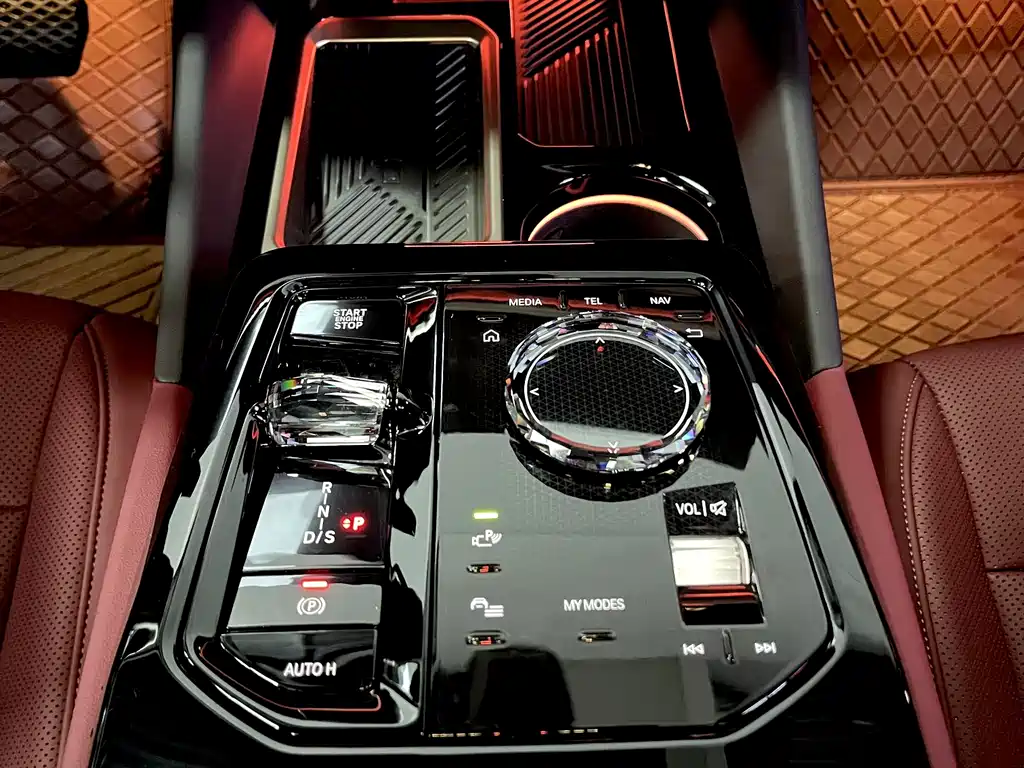 BMW BMW 5 Series 2025 530Li Exclusive M Sport Package 2025 - thumbnail 11