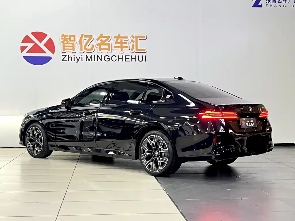BMW BMW 5 Series 2025 530Li Exclusive M Sport Package 2025 - thumbnail 13