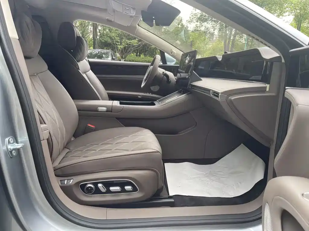 Stelato Stelato S9T 2025 EV AWD Ultra (192-line LiDAR) 2026 - thumbnail 9