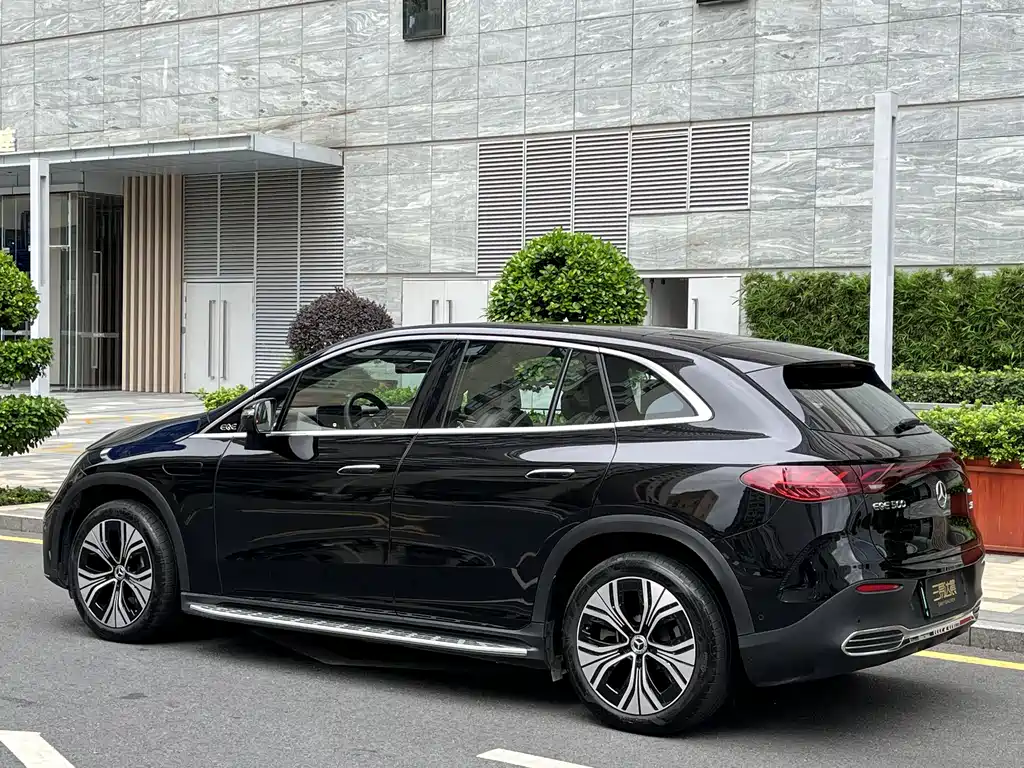 Mercedes-Benz Mercedes-Benz EQE SUV 500 4MATIC 2025 - thumbnail 4
