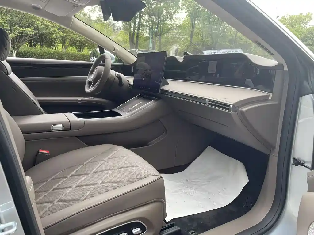 Stelato Stelato S9T 2025 EV AWD Ultra (192-line LiDAR) 2026 - thumbnail 12