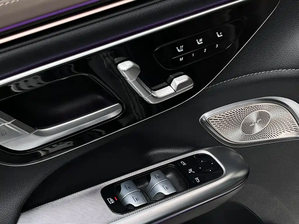Mercedes-Benz Mercedes-Benz EQE SUV 500 4MATIC 2025 - thumbnail 17