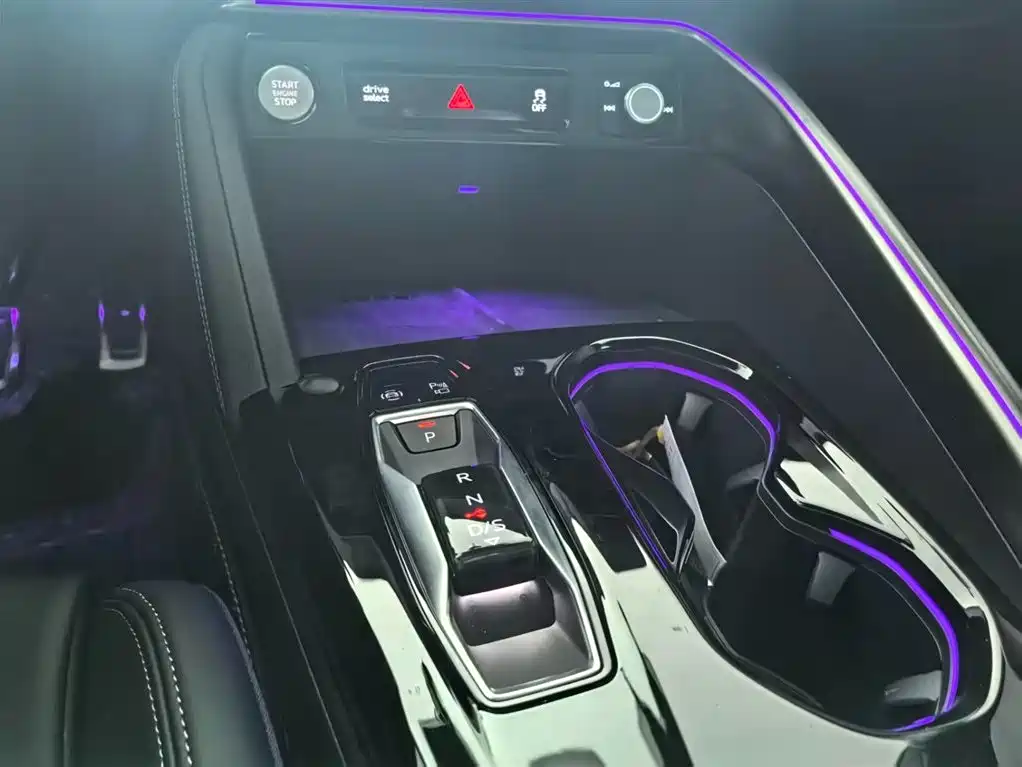 Audi Audi Q5L 2.0T PHEV 2026 - thumbnail 11