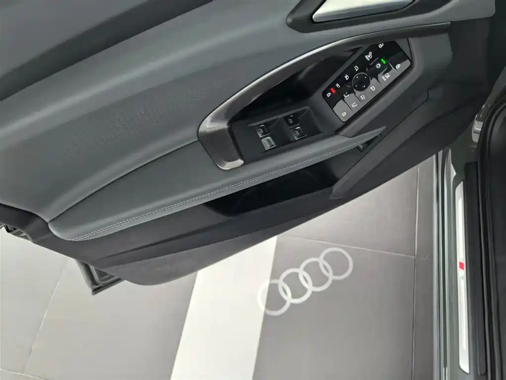 Audi Audi Q5L 2.0T PHEV 2026 - thumbnail 17