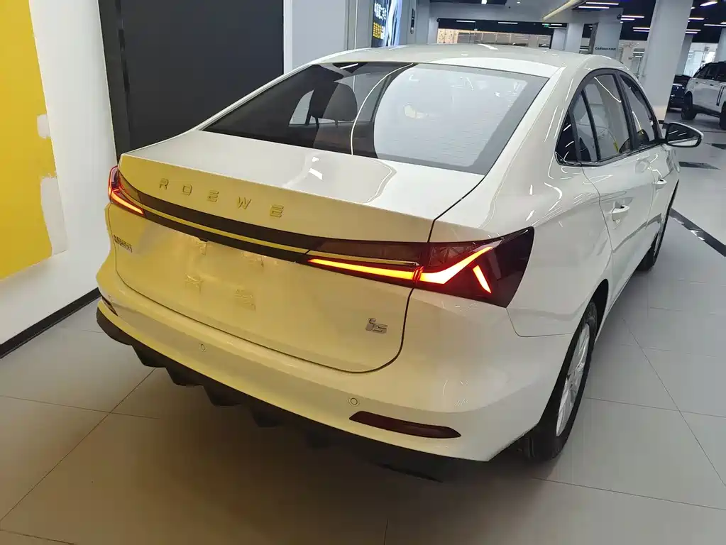 Roewe Roewe i5 1.5L CVT Luxury Edition 2026 - thumbnail 2