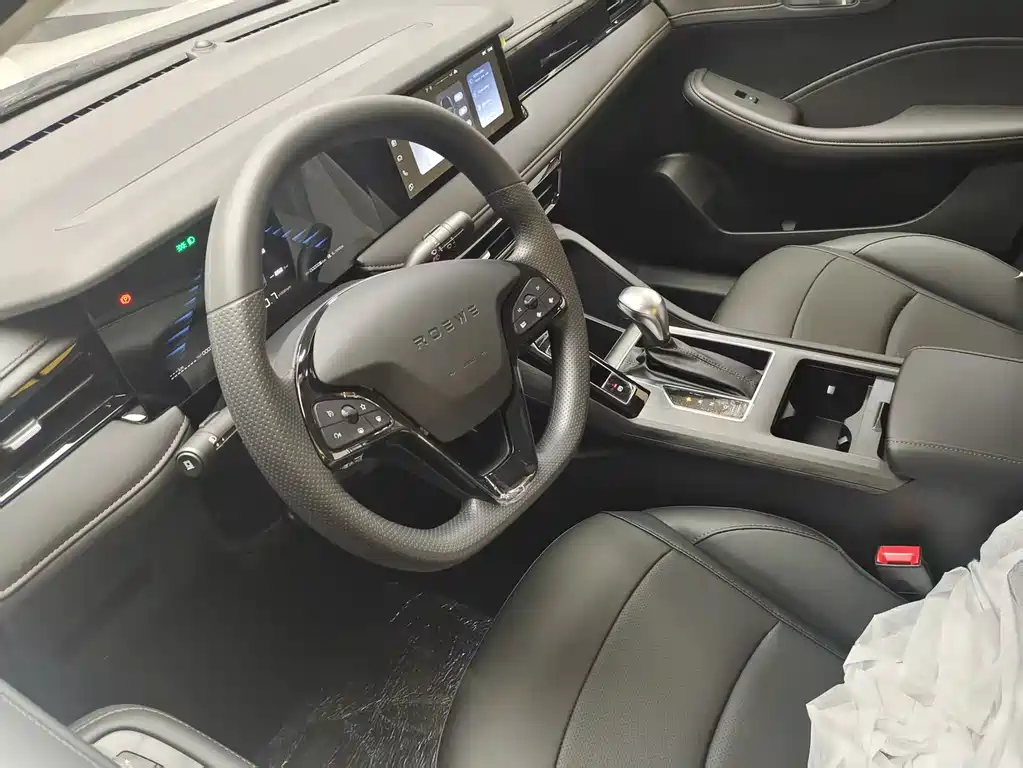 Roewe Roewe i5 1.5L CVT Luxury Edition 2026 - thumbnail 3