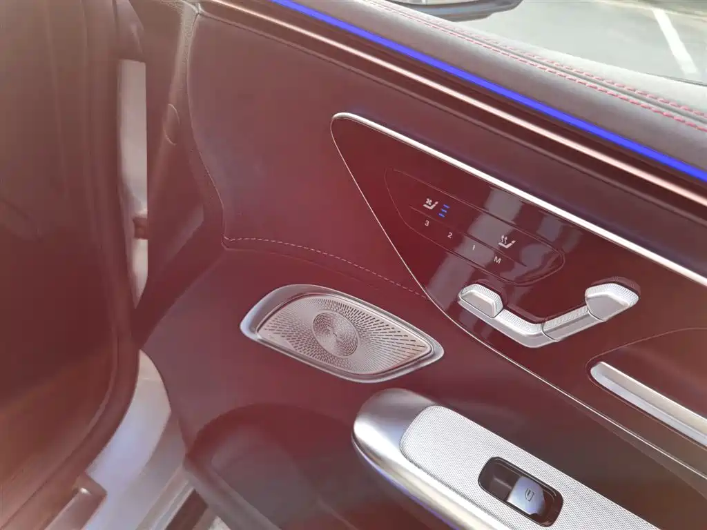 Mercedes-Benz Mercedes-Benz EQE AMG 53 4MATIC+ 2026 - thumbnail 18