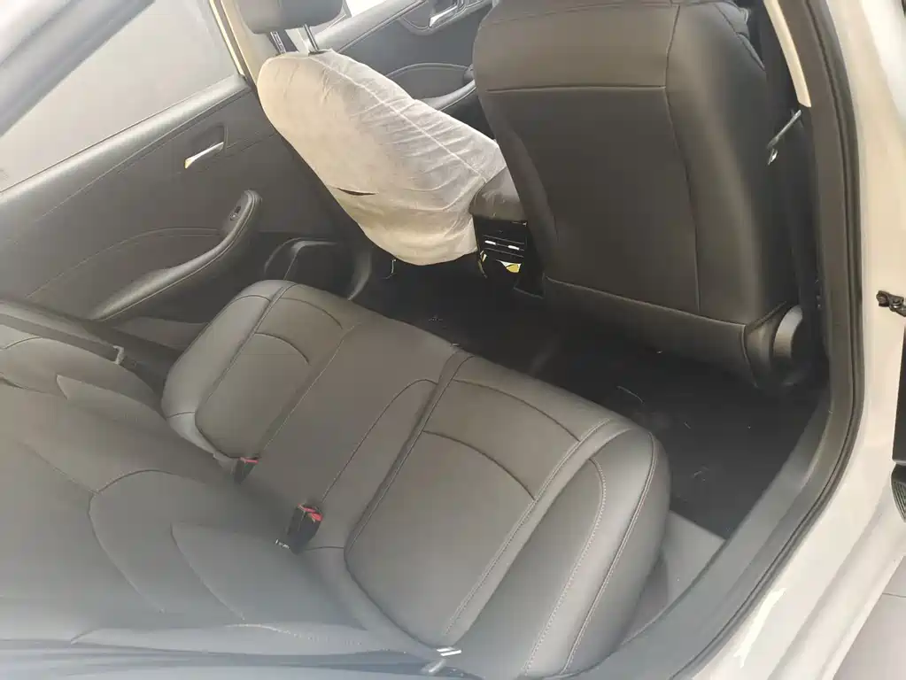 Roewe Roewe i5 1.5L CVT Luxury Edition 2026 - thumbnail 7