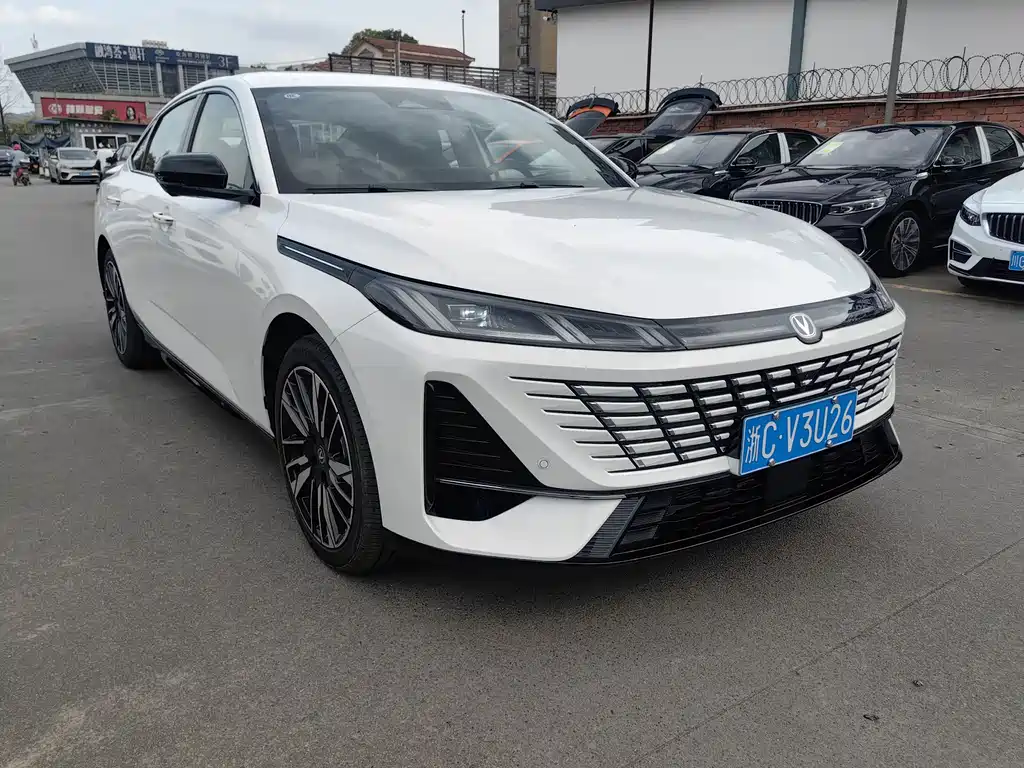 Changan Changan Eado 2026 4th Generation 1.5T 500Bar Smart Enjoyment Edition 2025 - thumbnail 3