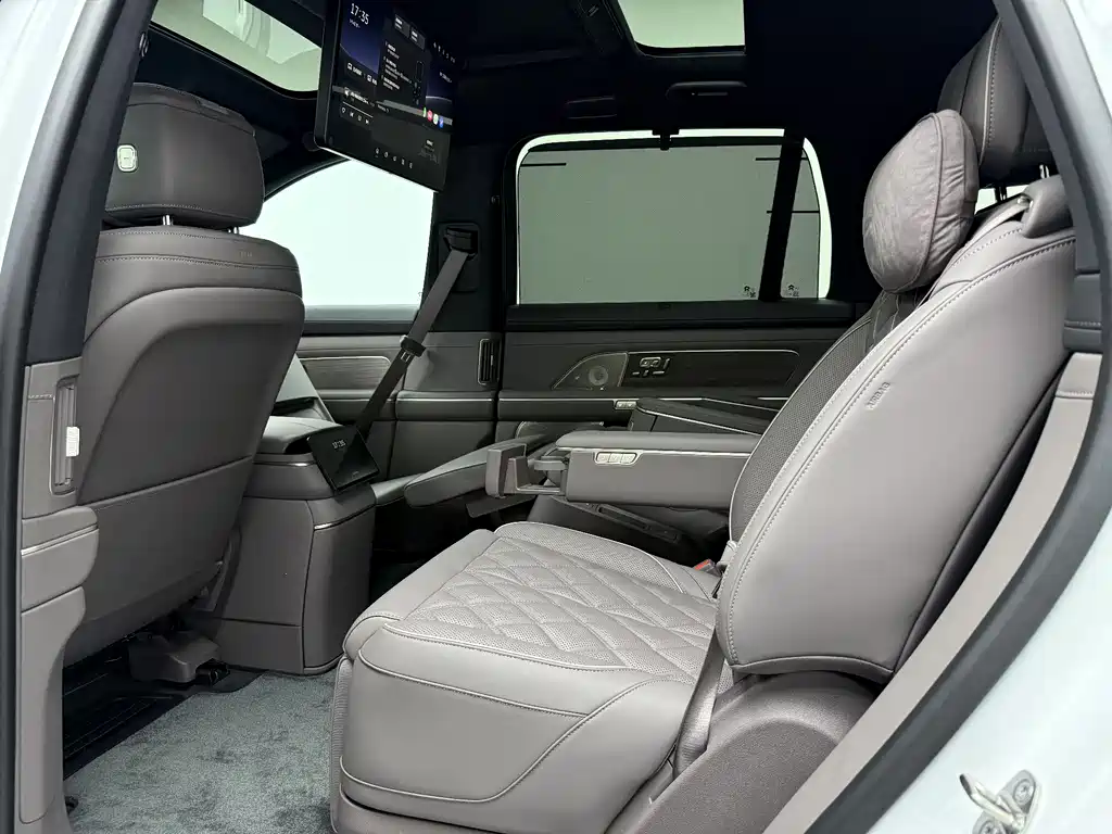 NIO NIO ES8 2026 - thumbnail 11
