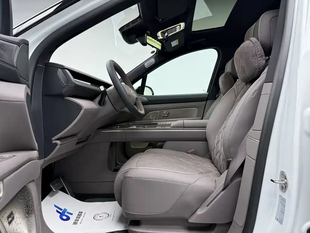 NIO NIO ES8 2026 - thumbnail 13