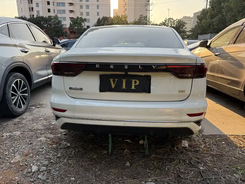 Geely Auto Geely Emgrand 2022 4th Generation 1.5L CVT Luxury 2021 - thumbnail 5