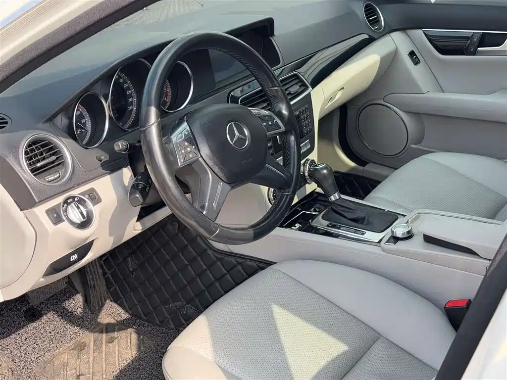 Mercedes-Benz Mercedes-Benz C-Class 2013 C 180 CGI Classic 2012 - thumbnail 4