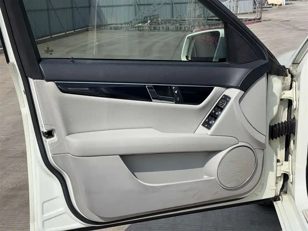 Mercedes-Benz Mercedes-Benz C-Class 2013 C 180 CGI Classic 2012 - thumbnail 5