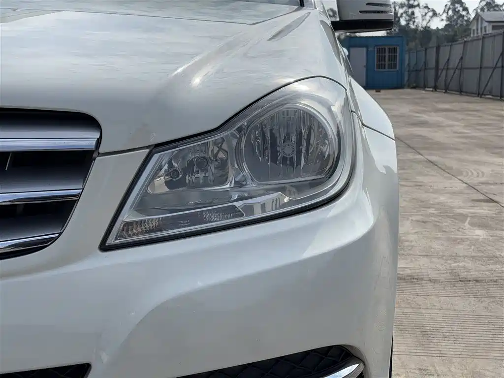 Mercedes-Benz Mercedes-Benz C-Class 2013 C 180 CGI Classic 2012 - thumbnail 27
