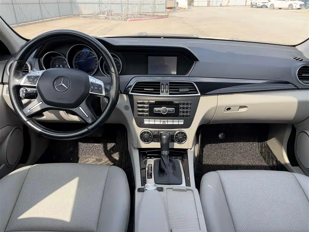 Mercedes-Benz Mercedes-Benz C-Class 2013 C 180 CGI Classic 2012 - thumbnail 28