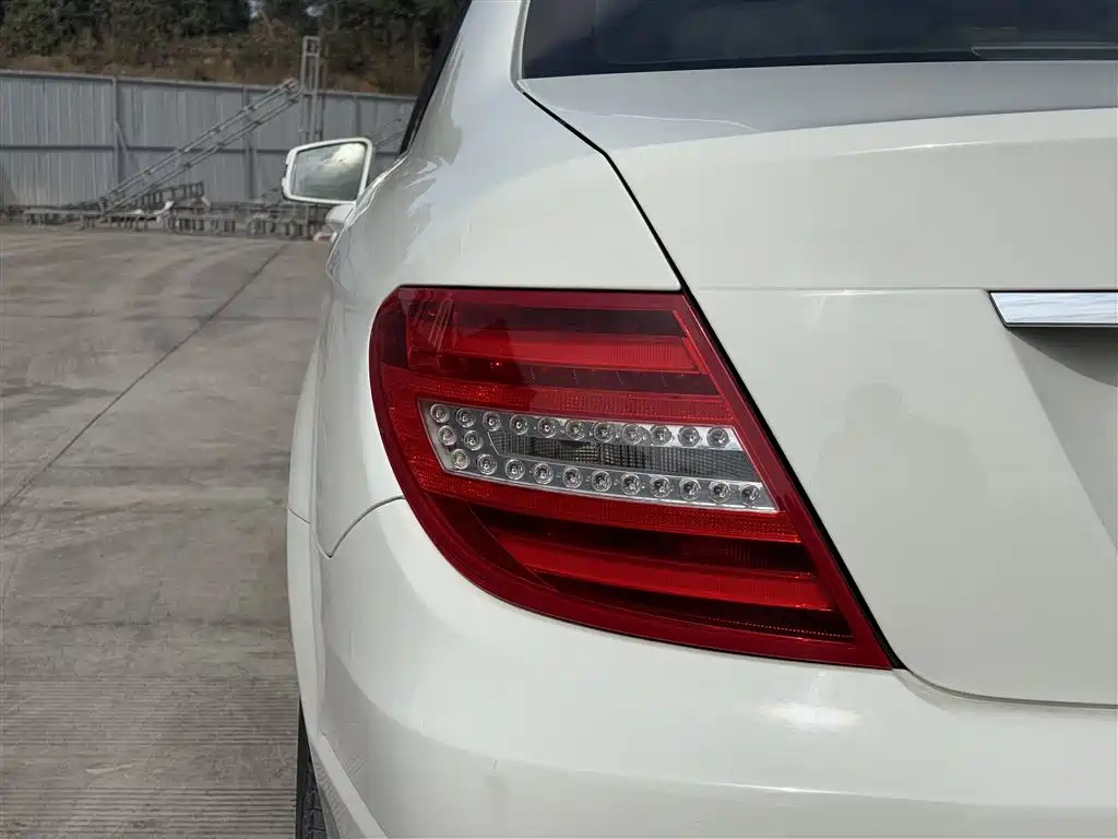 Mercedes-Benz Mercedes-Benz C-Class 2013 C 180 CGI Classic 2012 - thumbnail 29