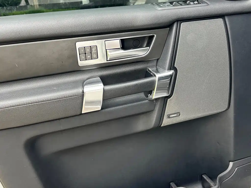 Land Rover Land Rover Discovery 2016 3.0 SC V6 HSE 2016 - thumbnail 14