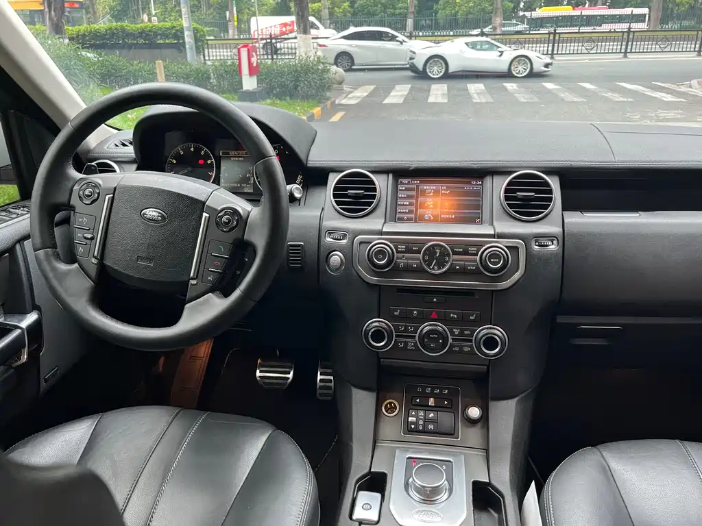 Land Rover Land Rover Discovery 2016 3.0 SC V6 HSE 2016 - thumbnail 15