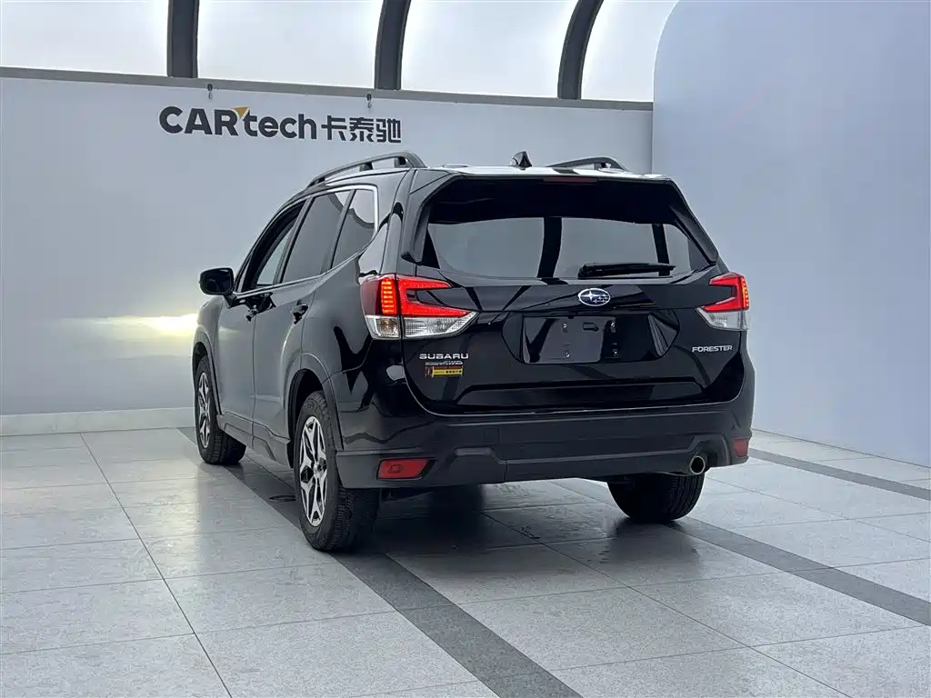 Subaru 2022 Subaru Forester 2.0i AWD Luxury Edition with EyeSight 2022 - thumbnail 4