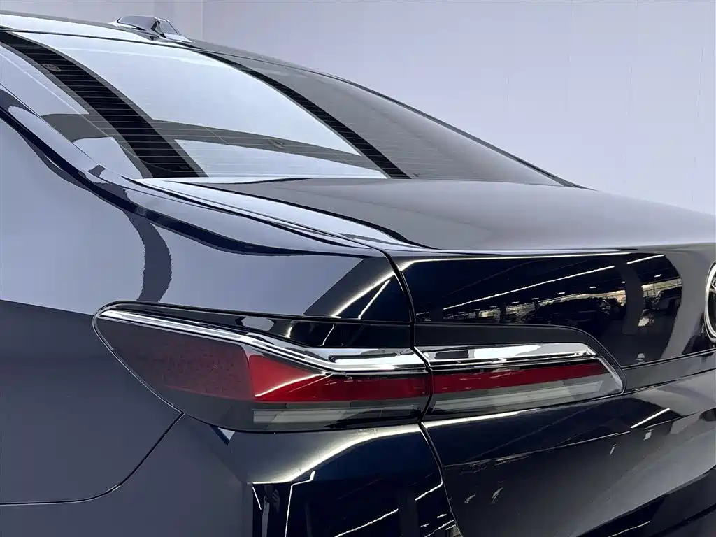 BMW BMW 7 Series 2023 735Li M Sport Package 2023 - thumbnail 8