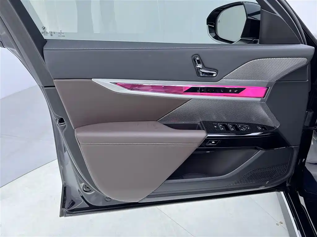 BMW BMW 7 Series 2023 735Li M Sport Package 2023 - thumbnail 28