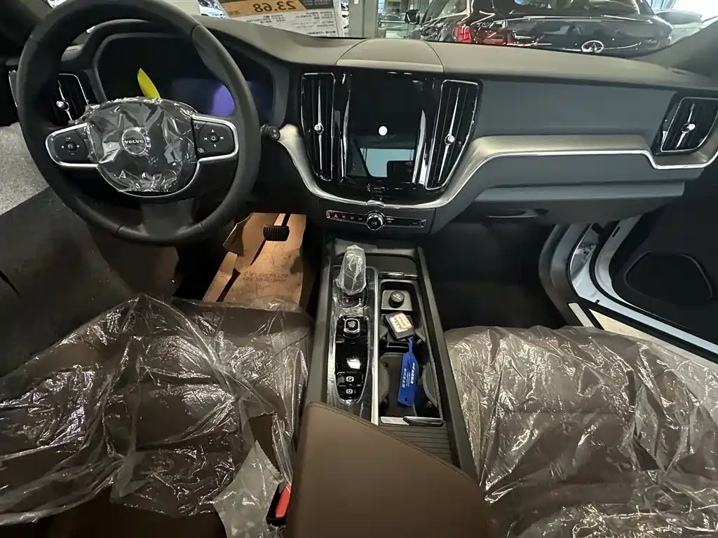 Volvo Volvo XC60 2024 B5 AWD Inscription 2026 - thumbnail 4