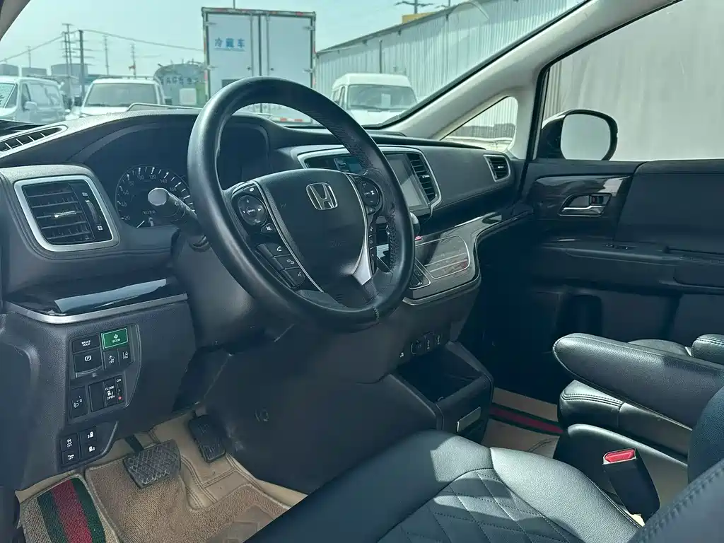 Honda Odyssey 2021 2.0L Sharp Enjoy Edition 2021 - thumbnail 3