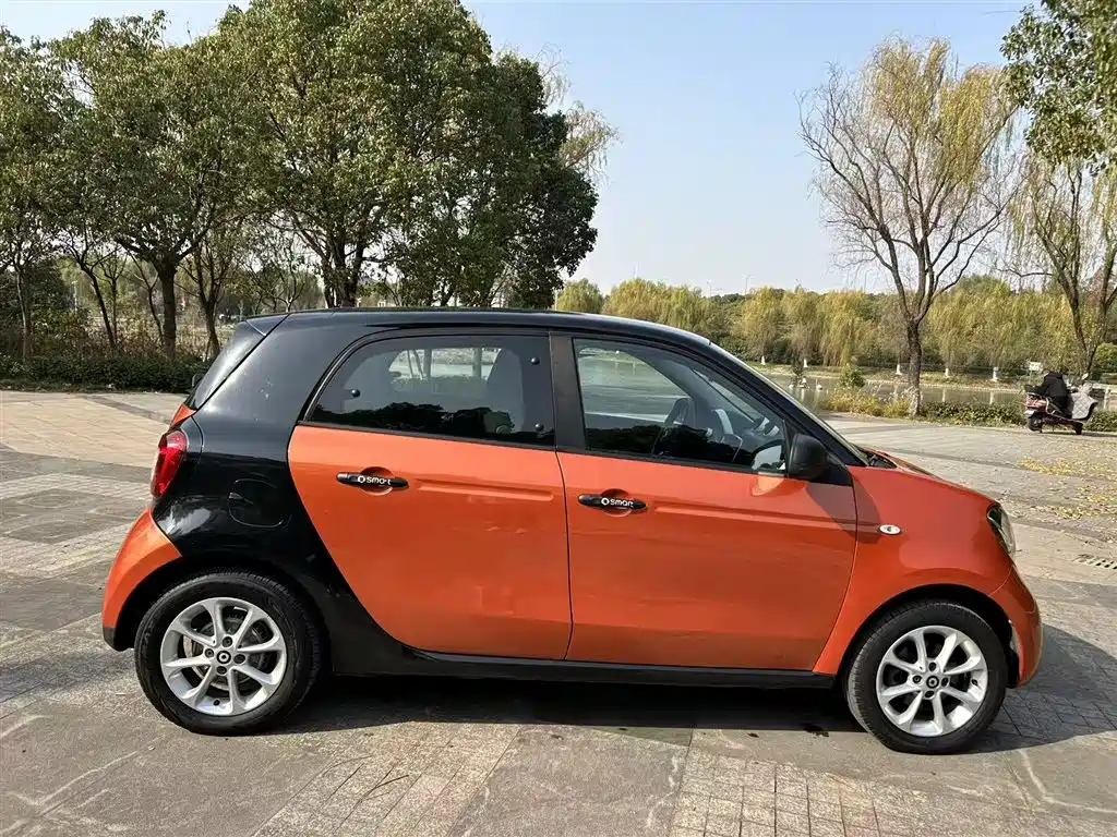 smart smart forfour 2016 1.0L 52 kW Passion Edition 2018 - thumbnail 4