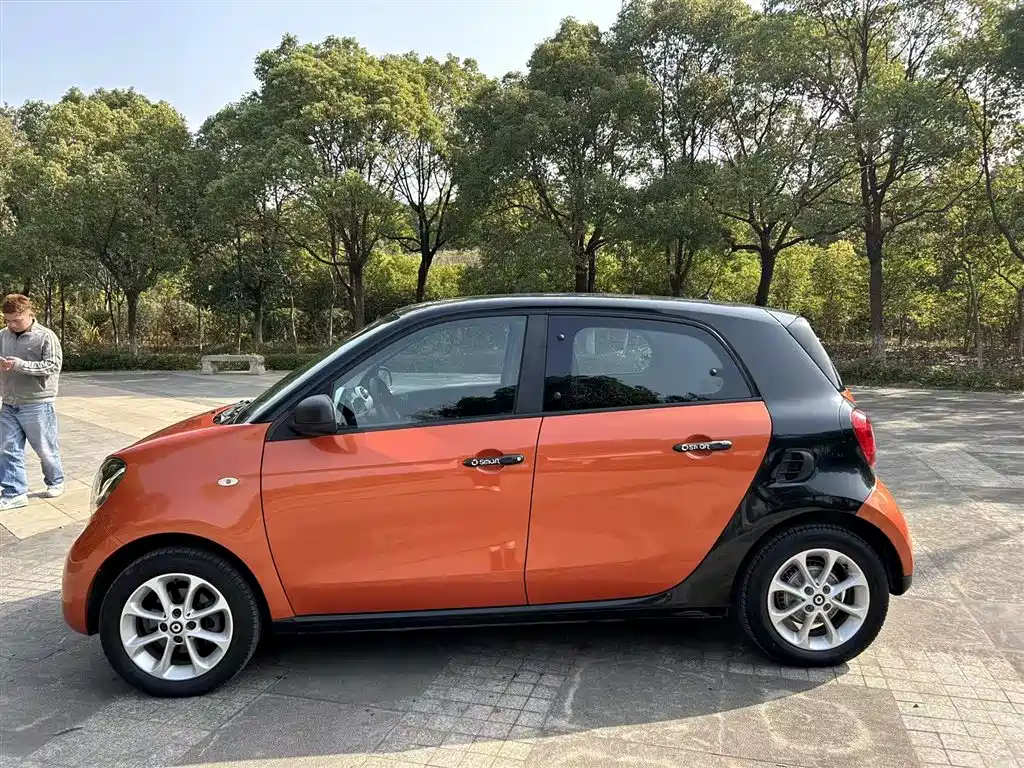 smart smart forfour 2016 1.0L 52 kW Passion Edition 2018 - thumbnail 8
