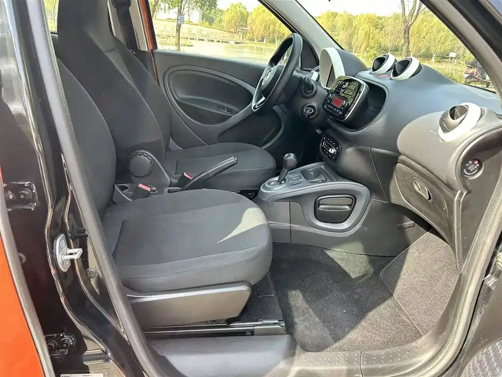 smart smart forfour 2016 1.0L 52 kW Passion Edition 2018 - thumbnail 17