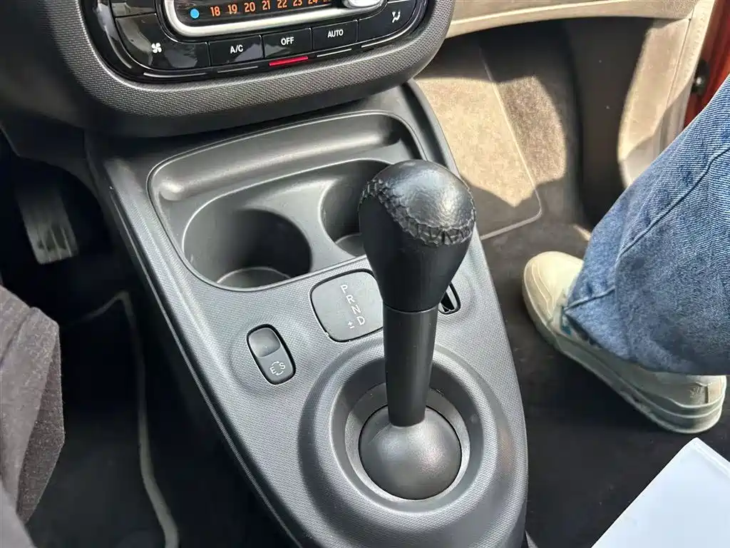 smart smart forfour 2016 1.0L 52 kW Passion Edition 2018 - thumbnail 19