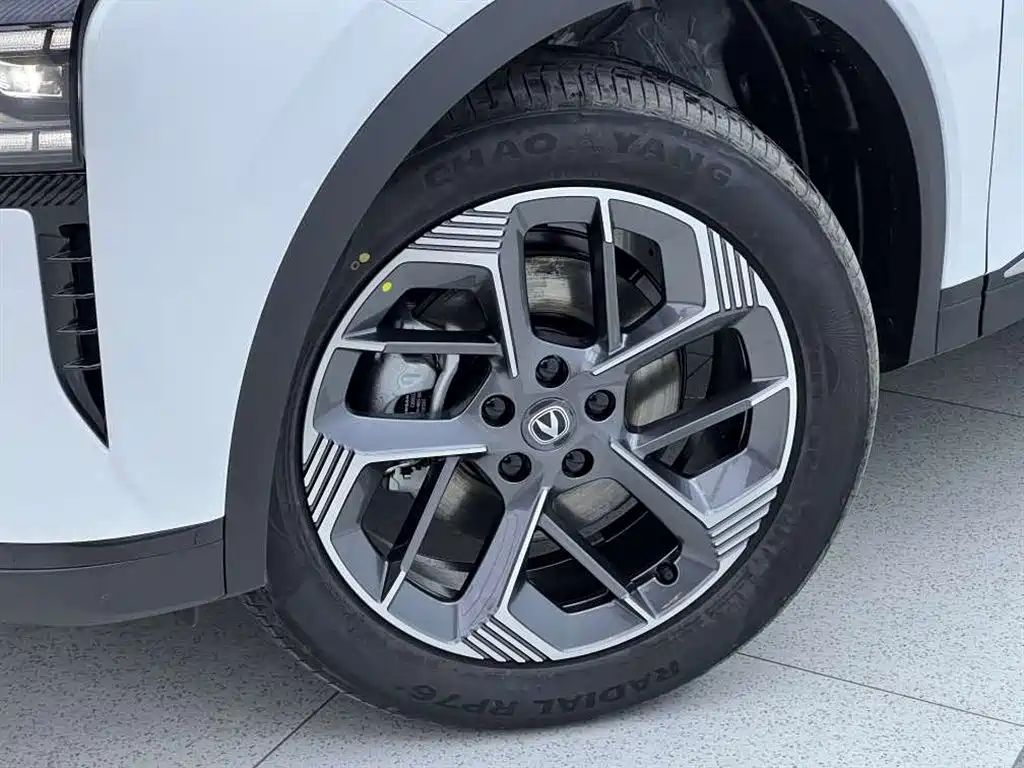 Changan Changan CS75PLUS 2025 4th Generation 1.5T New Blue Whale Smart Joy Edition 2026 - thumbnail 6
