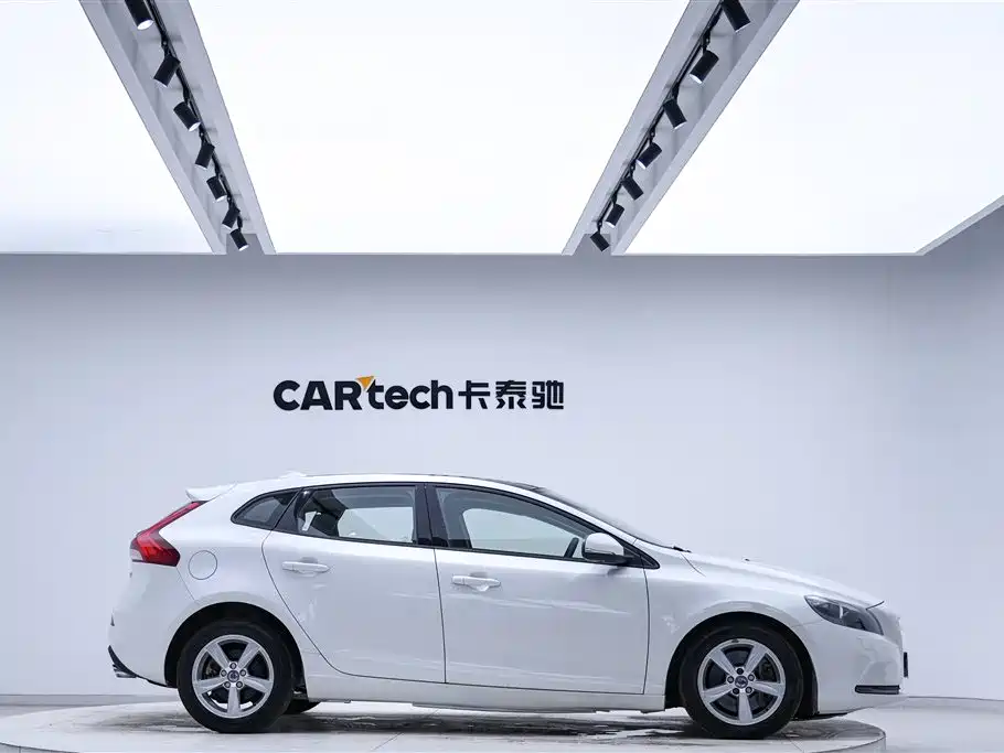 Volvo Volvo V40 2016 T3 2016 - thumbnail 4