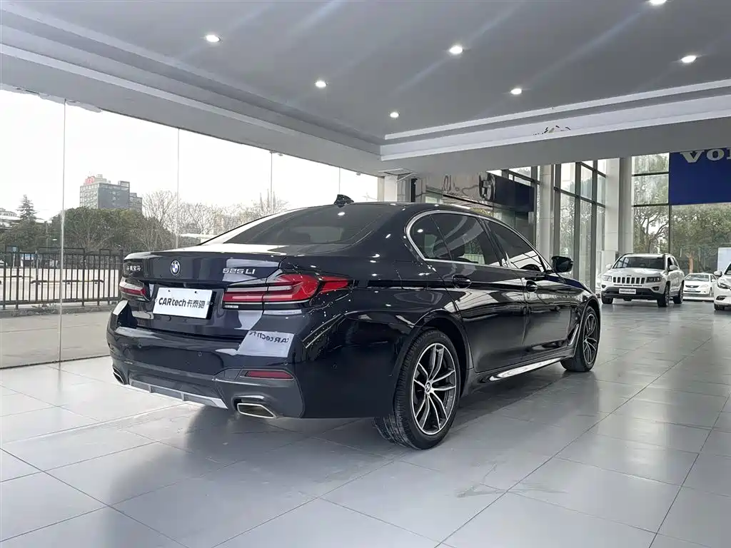 BMW BMW 5 Series 2021 525Li M Sport Package 2022 - thumbnail 4