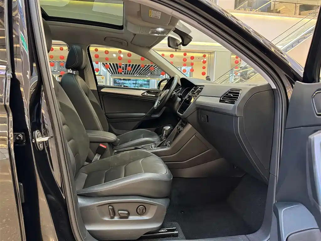 Volkswagen Volkswagen Tiguan L 2021 330TSI Auto FWD Zhixiang Edition 2021 - thumbnail 24