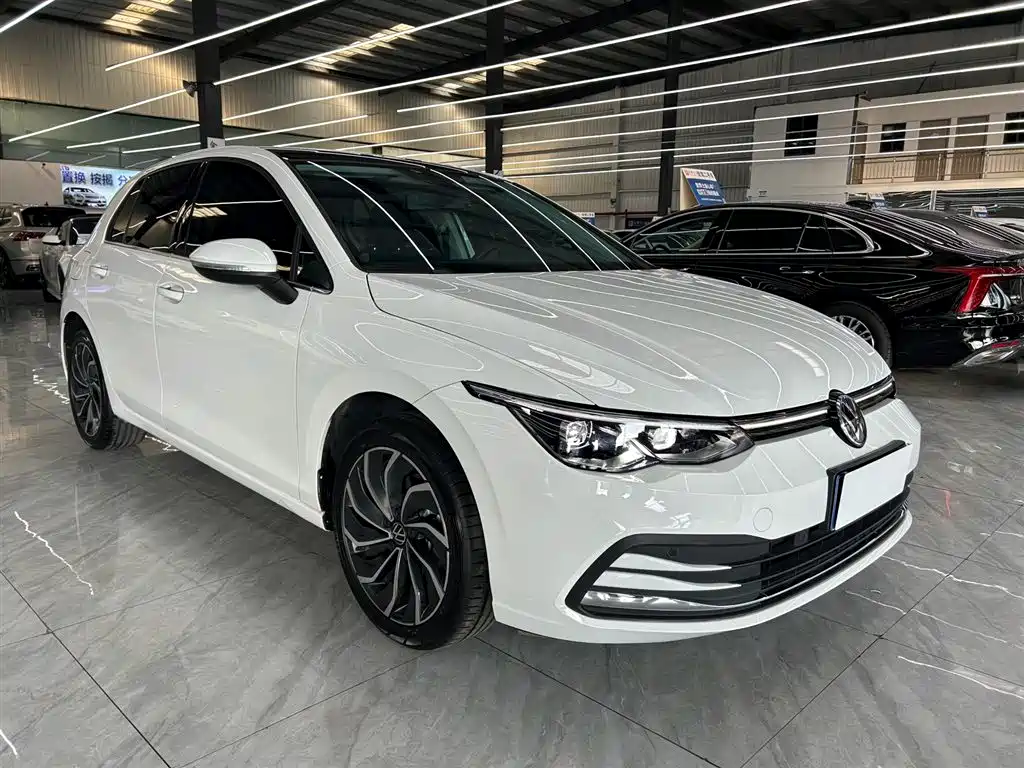 Volkswagen Golf 2023 Facelift 280TSI DSG Pro 2024 - thumbnail 2