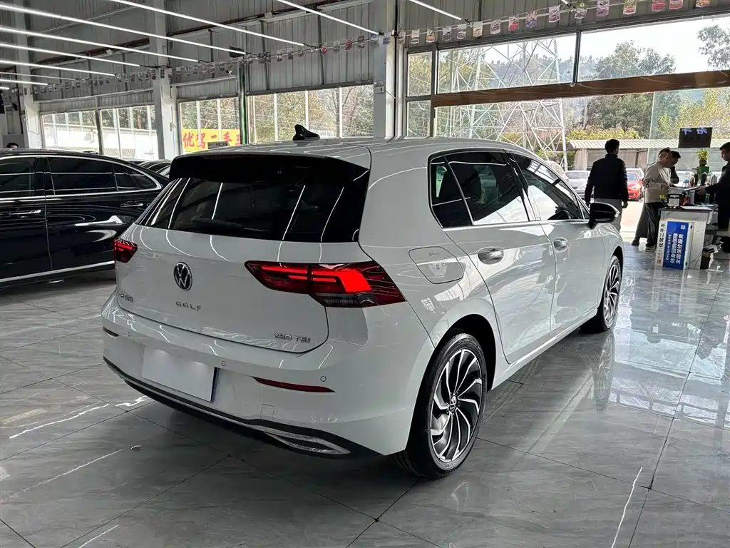 Volkswagen Golf 2023 Facelift 280TSI DSG Pro 2024 - thumbnail 4