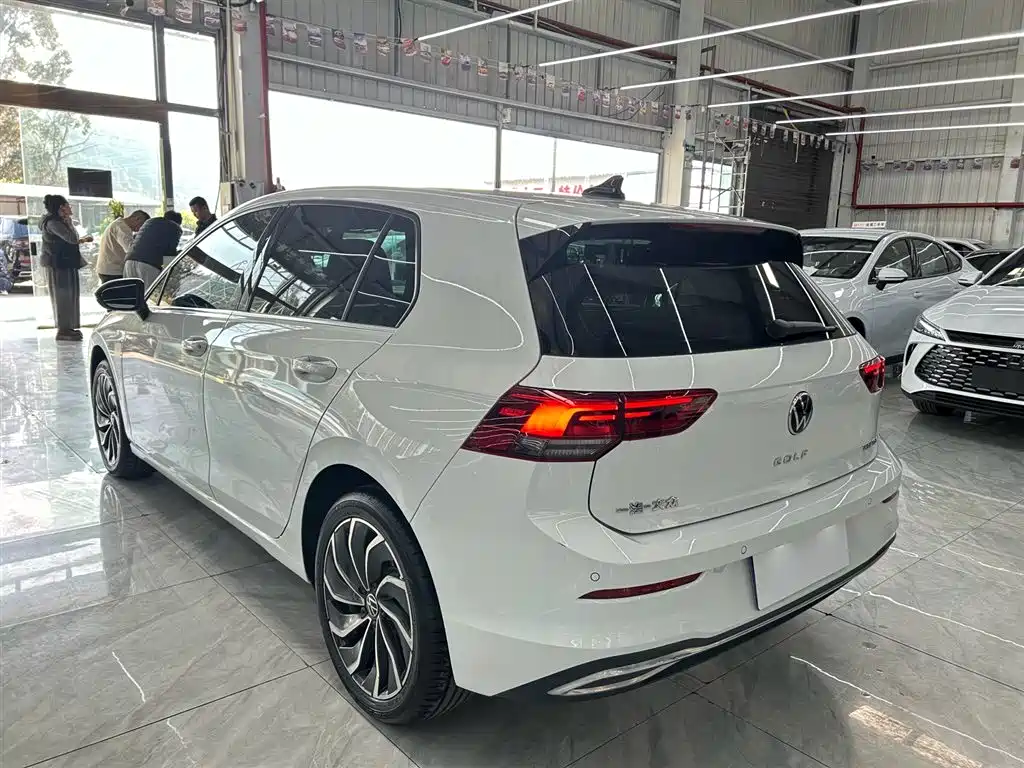 Volkswagen Golf 2023 Facelift 280TSI DSG Pro 2024 - thumbnail 6