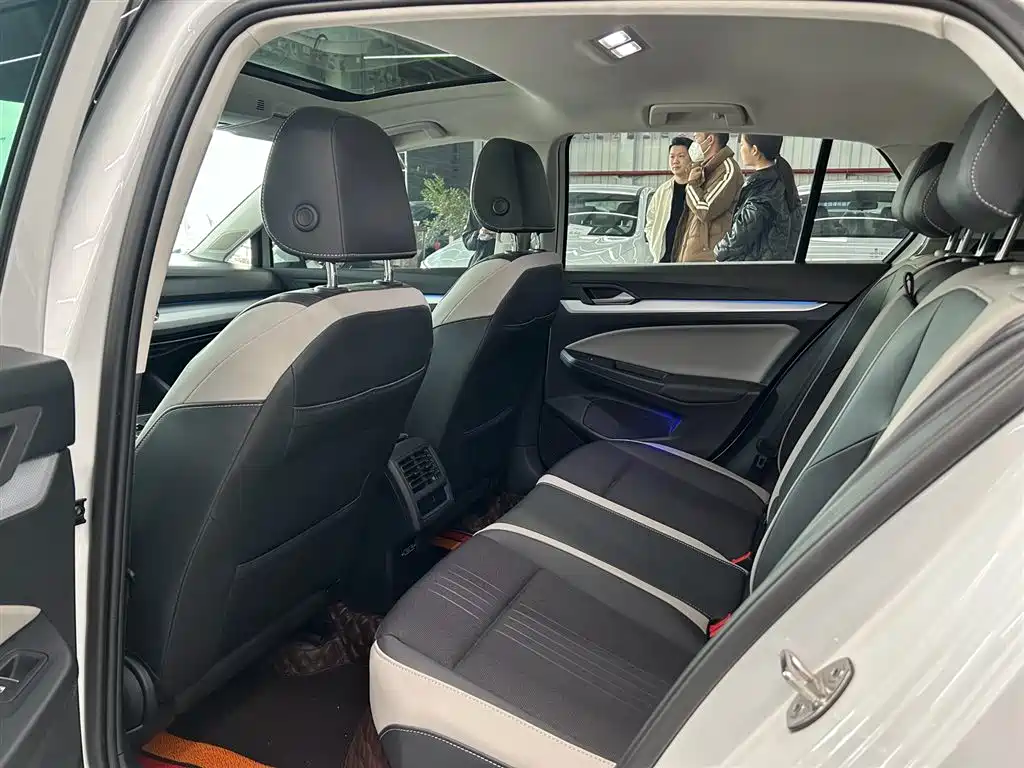 Volkswagen Golf 2023 Facelift 280TSI DSG Pro 2024 - thumbnail 11